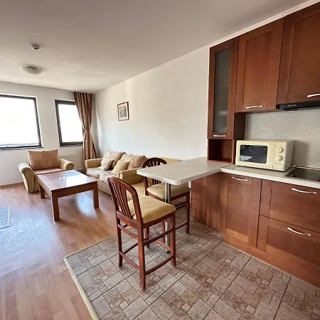 Apartment Spacious Mountain View